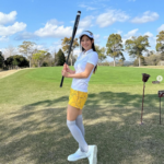 人妻の鷲見玲奈アナ、ミニスカニーソの画像がエッチすぎるww美脚際立つゴルフウェアでスイングする写真が大反響！