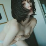 【画像】女優の大久保桜子、セミヌード写真集を発売！！！4冊目の作品で衝撃の手ぶら裸身を公開！！